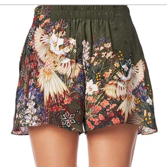 Camilla 100% silk Watchful Wings lace front shorts sz L - Picture 6 of 9